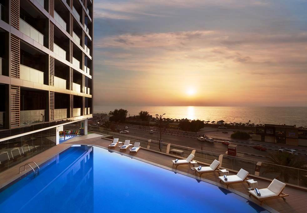 All–inclusive v Emirátech v 4* Wyndham Garden Ajman Corniche za 16 090 Kč